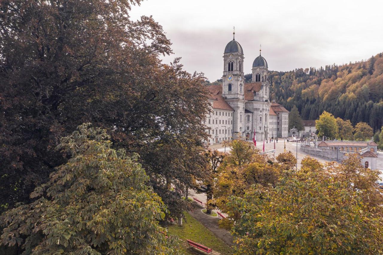 Hotel Drei Koenige Einsiedeln Bagian luar foto