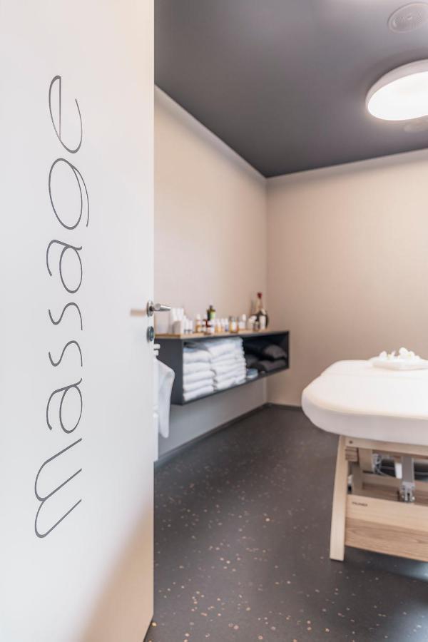 Hotel Drei Koenige Einsiedeln Bagian luar foto