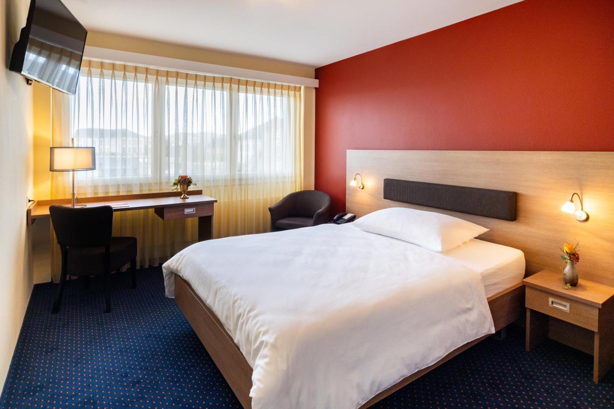 Hotel Drei Koenige Einsiedeln Bagian luar foto