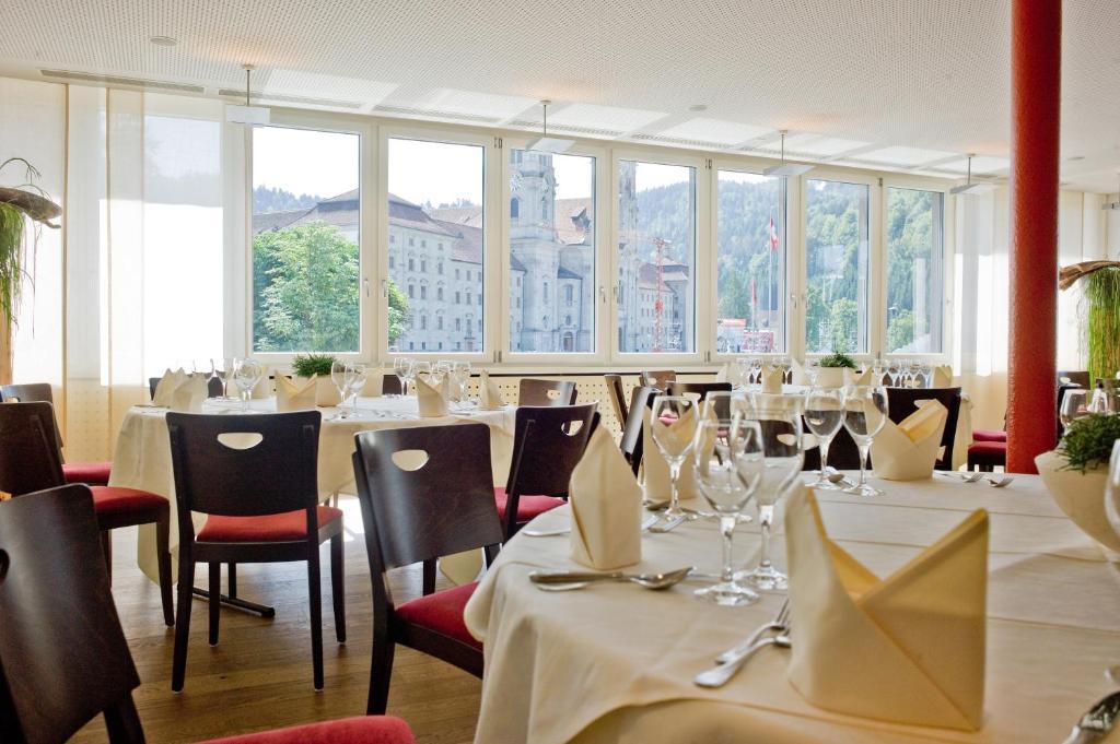 Hotel Drei Koenige Einsiedeln Bagian luar foto