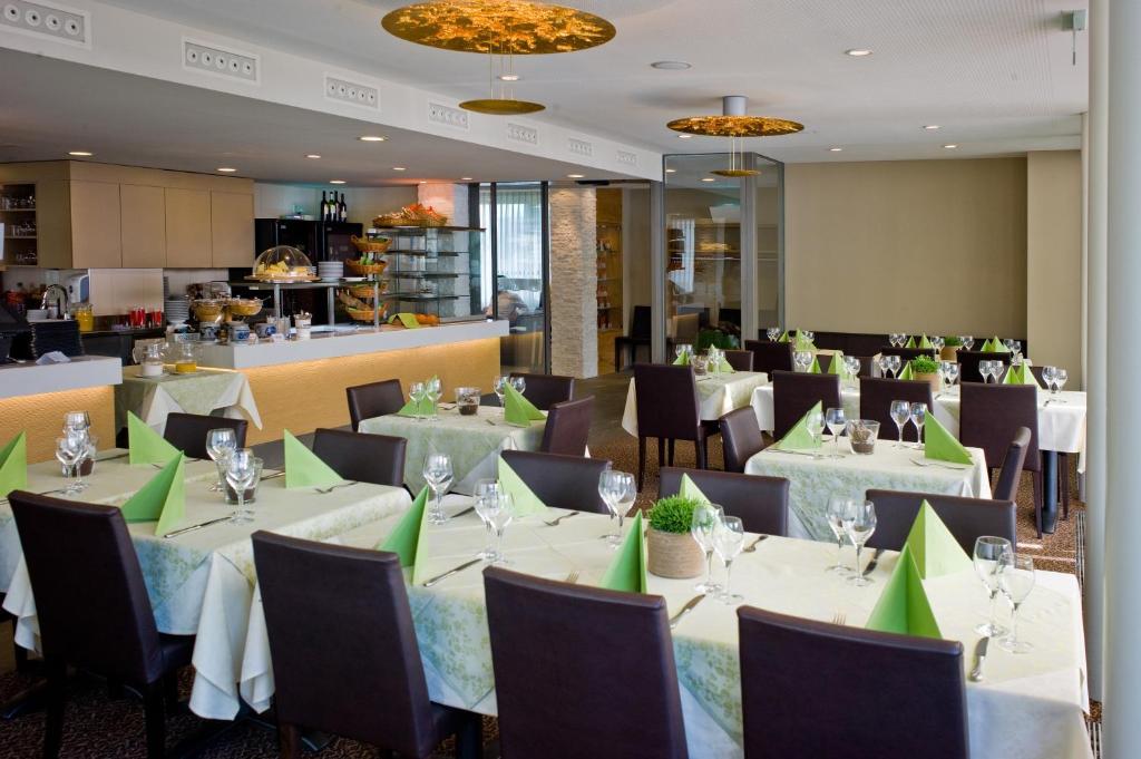 Hotel Drei Koenige Einsiedeln Bagian luar foto